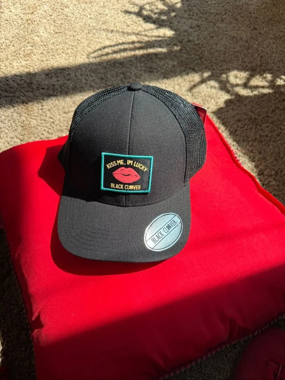 Black Clover “Kiss Me, I’m Lucky” Trucker Hat Black Mesh Snapback NWT